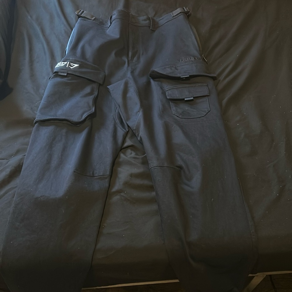 David laid cargo pants